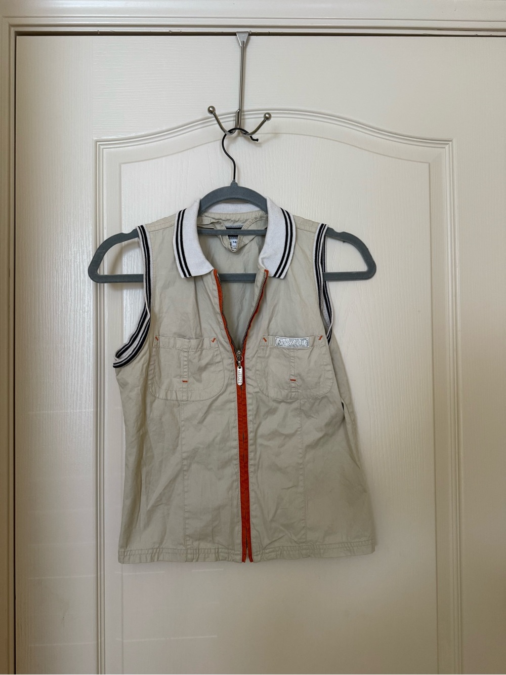 Young Versace Beige and Black Label Cotton Top zip up vest